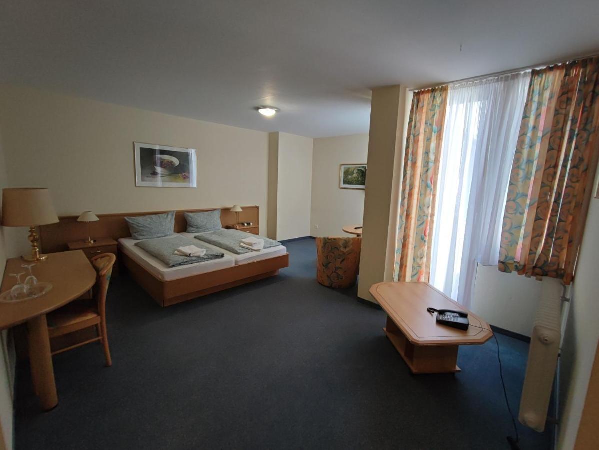 Hotel Schiff Раштатт Екстер'єр фото